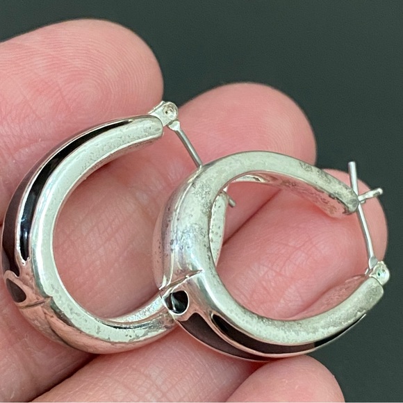 Vintage MONET Signed Black Enamel Silver-tone Hoop Earrings - Picture 10 of 15